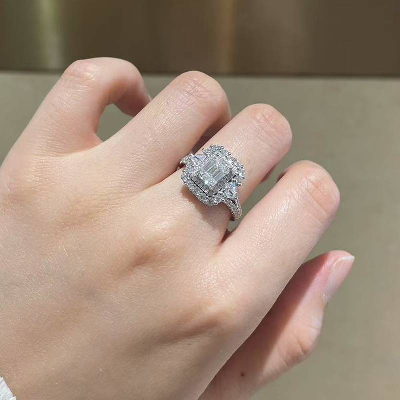 Affordable Luxury祖母绿切Women's RingS925银镀白金定制选款主石Moissanite1.0ct/副石高碳钻